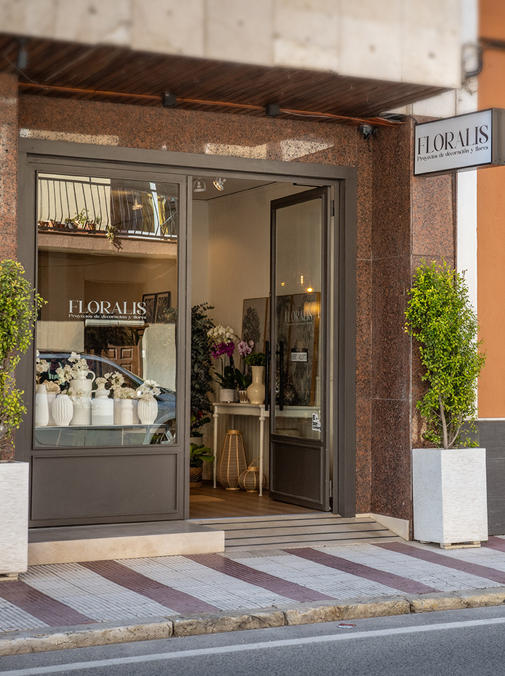 Floralis local tienda de flores en Gata
